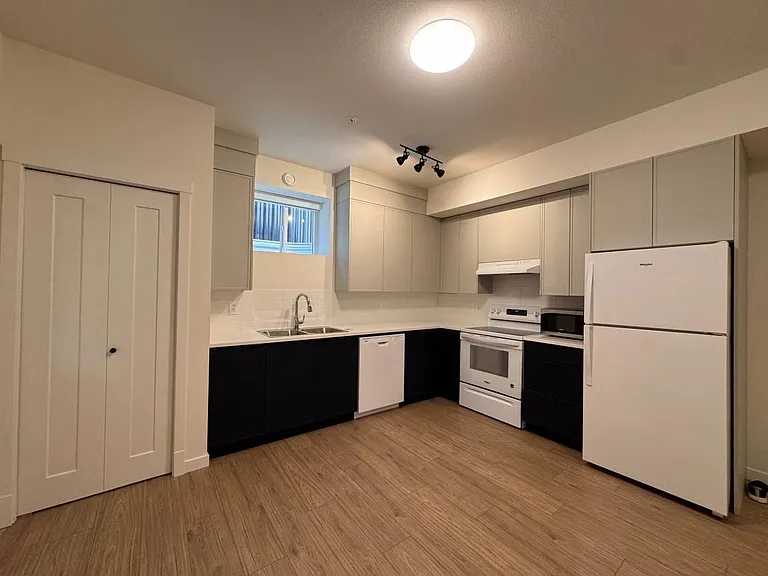 11052 Lockwood St — Photo 2