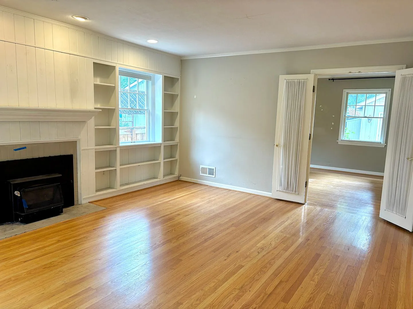 Maywood Park Bungalow with Finished Basement and Fully Fenced Yard — Photo 3