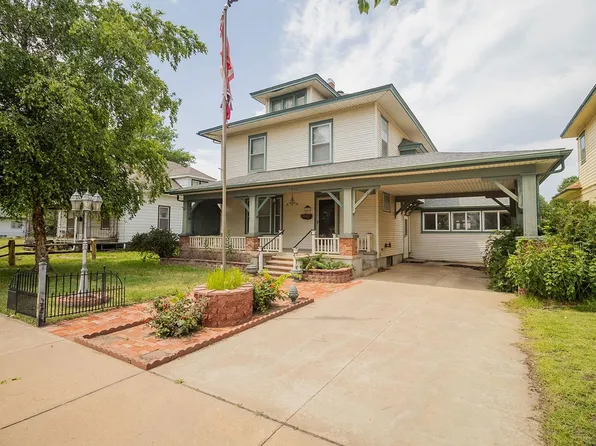 902 E Avenue A, Hutchinson, KS 67501