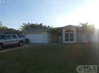 24 NE 12th Ct, Cape Coral, FL 33909