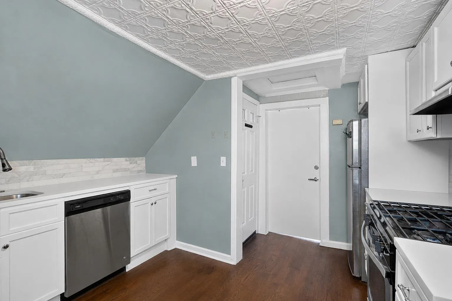 1 bed, 1.0 bath, $2,150 — Photo 4