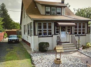 4 1st St, Aberdeen, NJ 07747