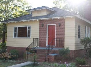 42 Calhoun St, Great Falls, SC 29055