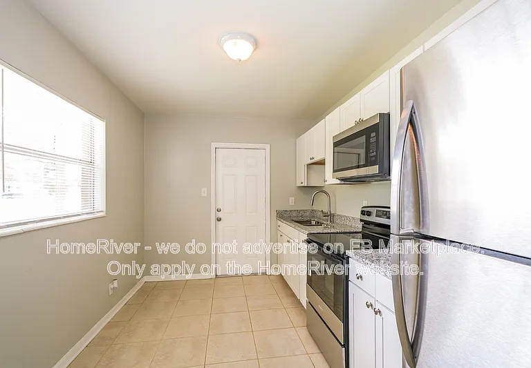 4903 S 85th St — Photo 7