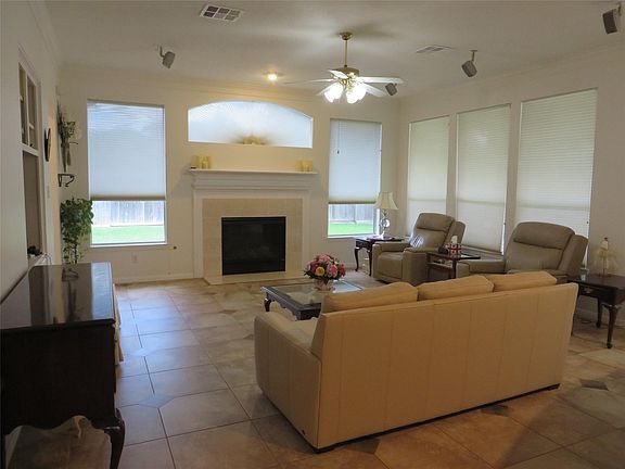 5th image of 3311 McMahon Ln