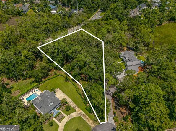 117 Jones Creek Dr, Saint Simons Island, GA 31522