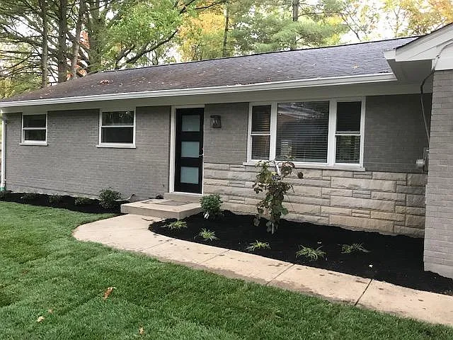3 bed, 2800 sqft, $2,950 — Photo 2