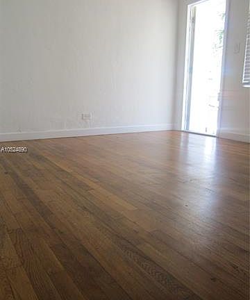5th image of 1740 Normandy Dr APT 4