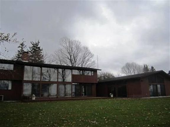 3rd image of 208 Proctor Ave