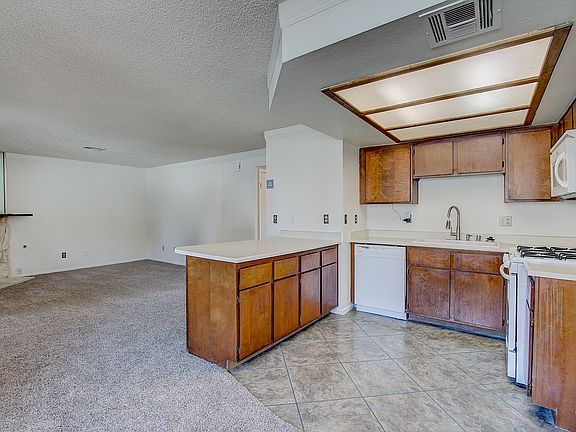 5th image of 825 Rock Springs Dr APT 102