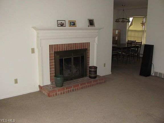 5th image of 408 Burr Oak Dr