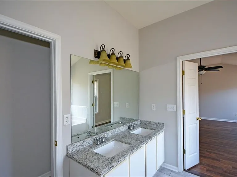 3063 Grace Ct — Photo 26