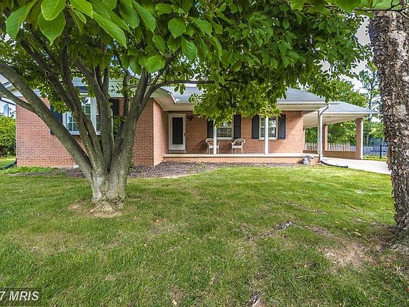 2nd image of 719 Wyngate Dr