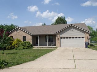 1375 Oakridge Estates Dr, Saint Clair, MO 63077