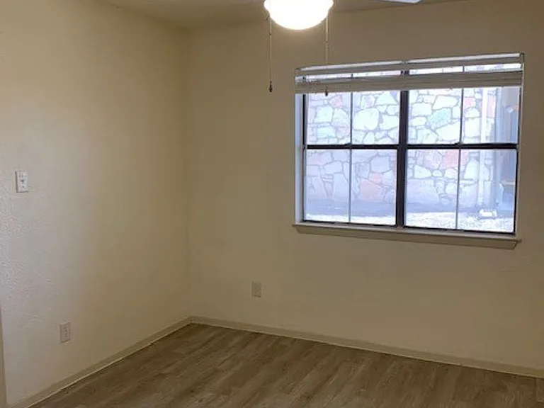 Madeira Apartments at Live Oak — Photo 85