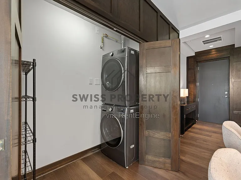 1145 N High St #504 — Photo 9