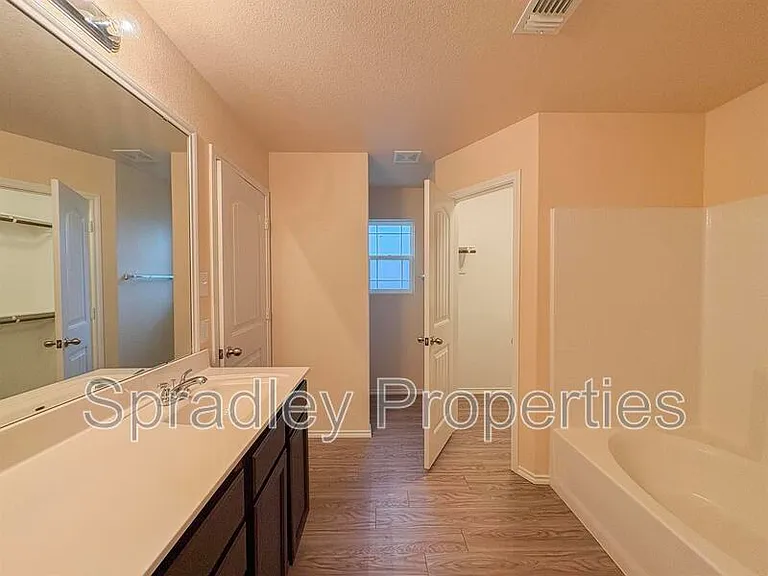 2214 Justice Dr — Photo 17