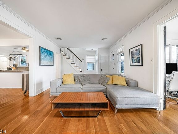 5th image of 265 Union Ave