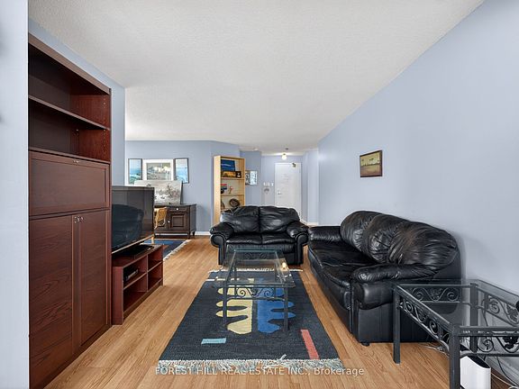5th image of 7460 Bathurst St #1014