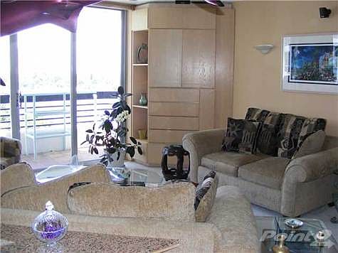 5th image of 3600 Mystic Pointe Dr APT 917