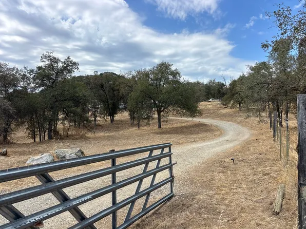 35264 Smalley Rd, Auberry, CA 93602