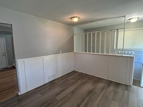 4th image of 23301 Playview St
