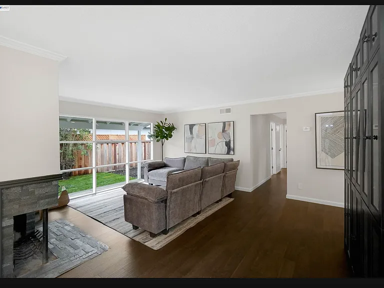 7 Newhall St — Photo 10