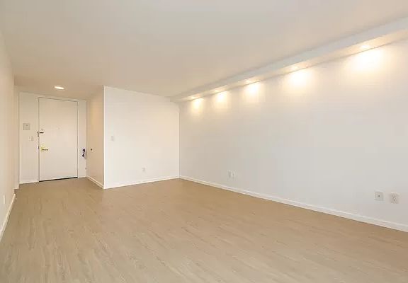 5th image of 112-01 Queens Blvd #12D
