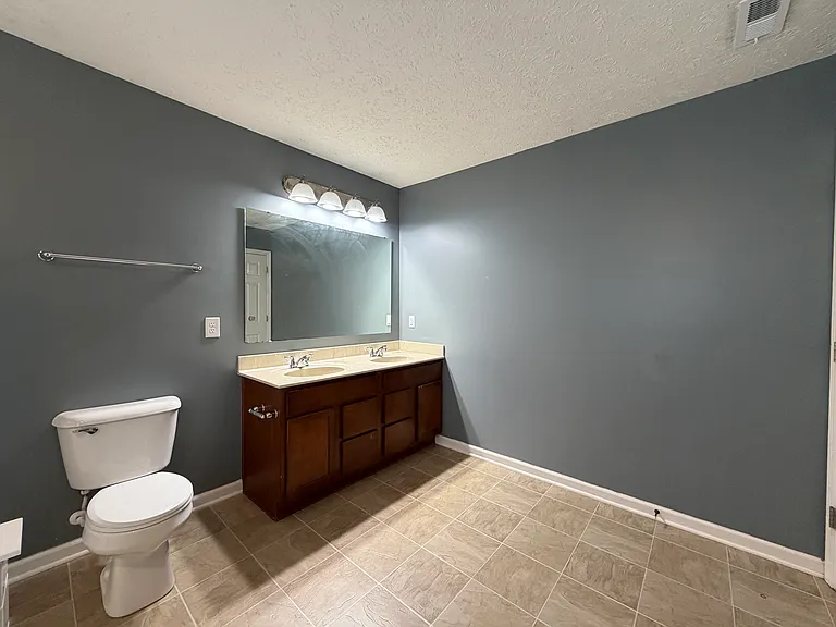 2537 Thorney Wood Ln — Photo 21