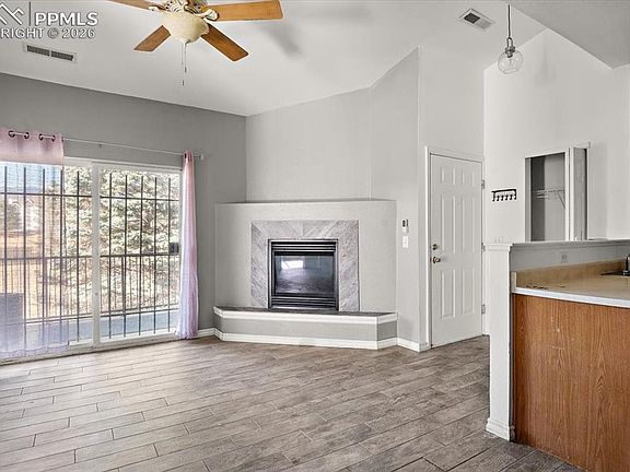 3rd image of 2002 Legacy Ridge Vw APT 207