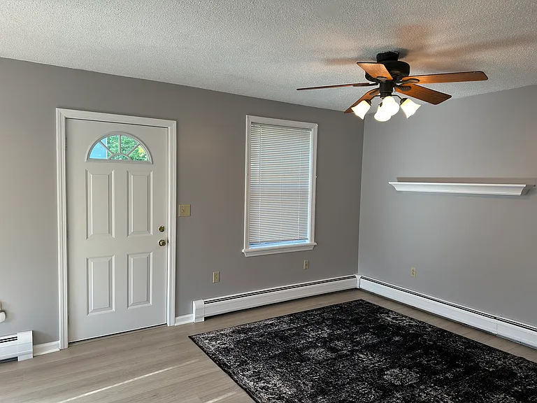 142 Eden Ave — Photo 9