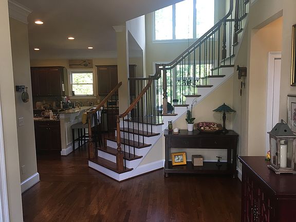 Grand foyer & staircase!