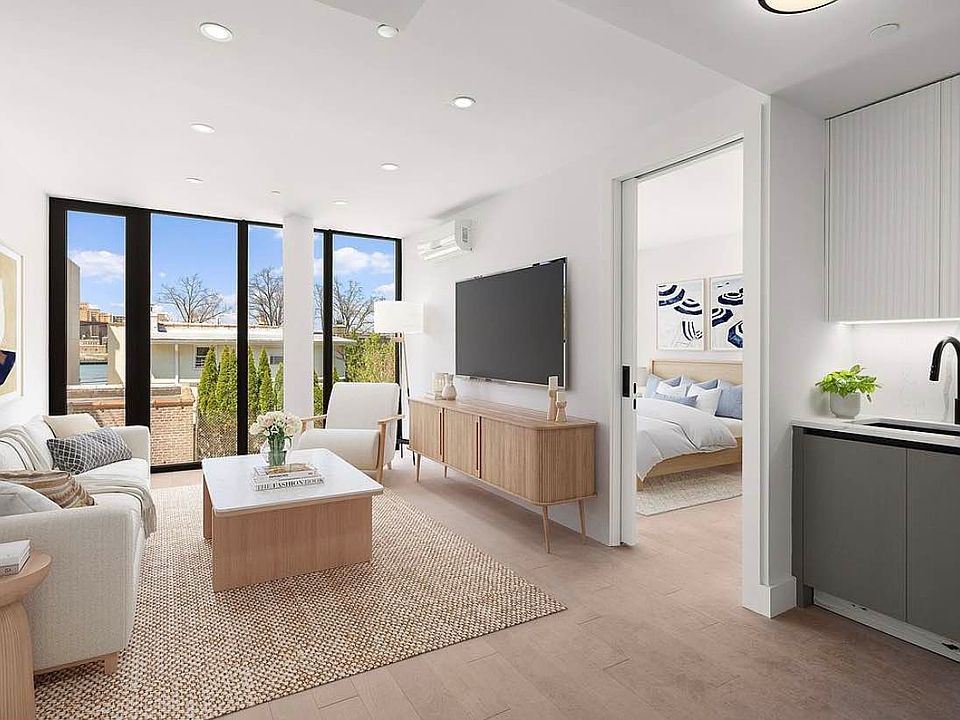 1st image of 18-11 21st Dr #203