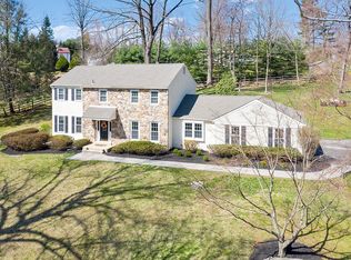 10 Roberts Rd, Newtown Square, PA 19073