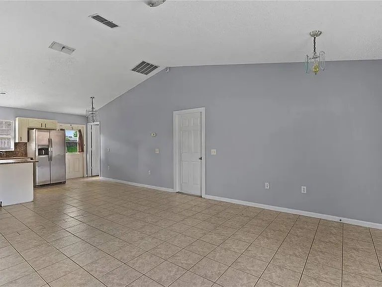 568 Kingfisher Dr — Photo 9