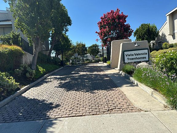 3rd image of 23107 Yvette Ln