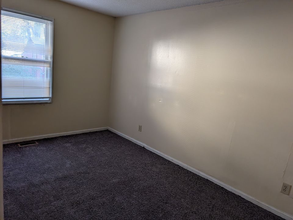 2nd image of 209 S Shaver St