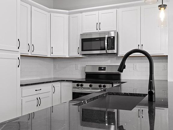 4th image of 811 Bespoke Way #2