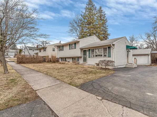 205 Oakwood Drive, Fairfield, CT 06824
