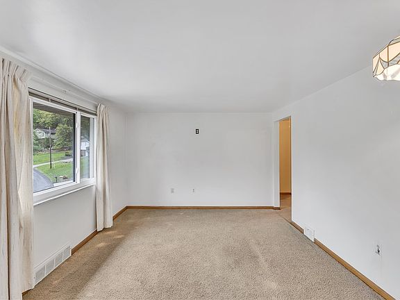 4th image of 237 Byron Rd