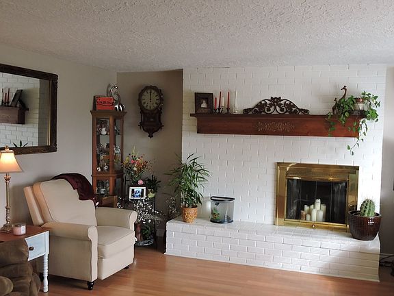 5th image of 3804 NE 45th St