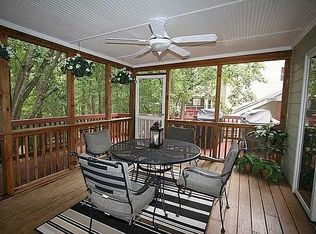 2315 Hunters Bluff Dr, Matthews, NC 28105