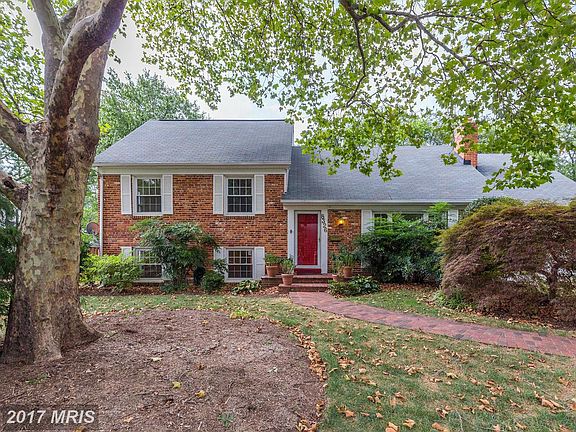 2nd image of 8326 Lilac Ln