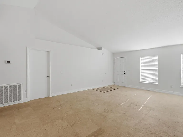 3124 SW Armucher St — Photo 8