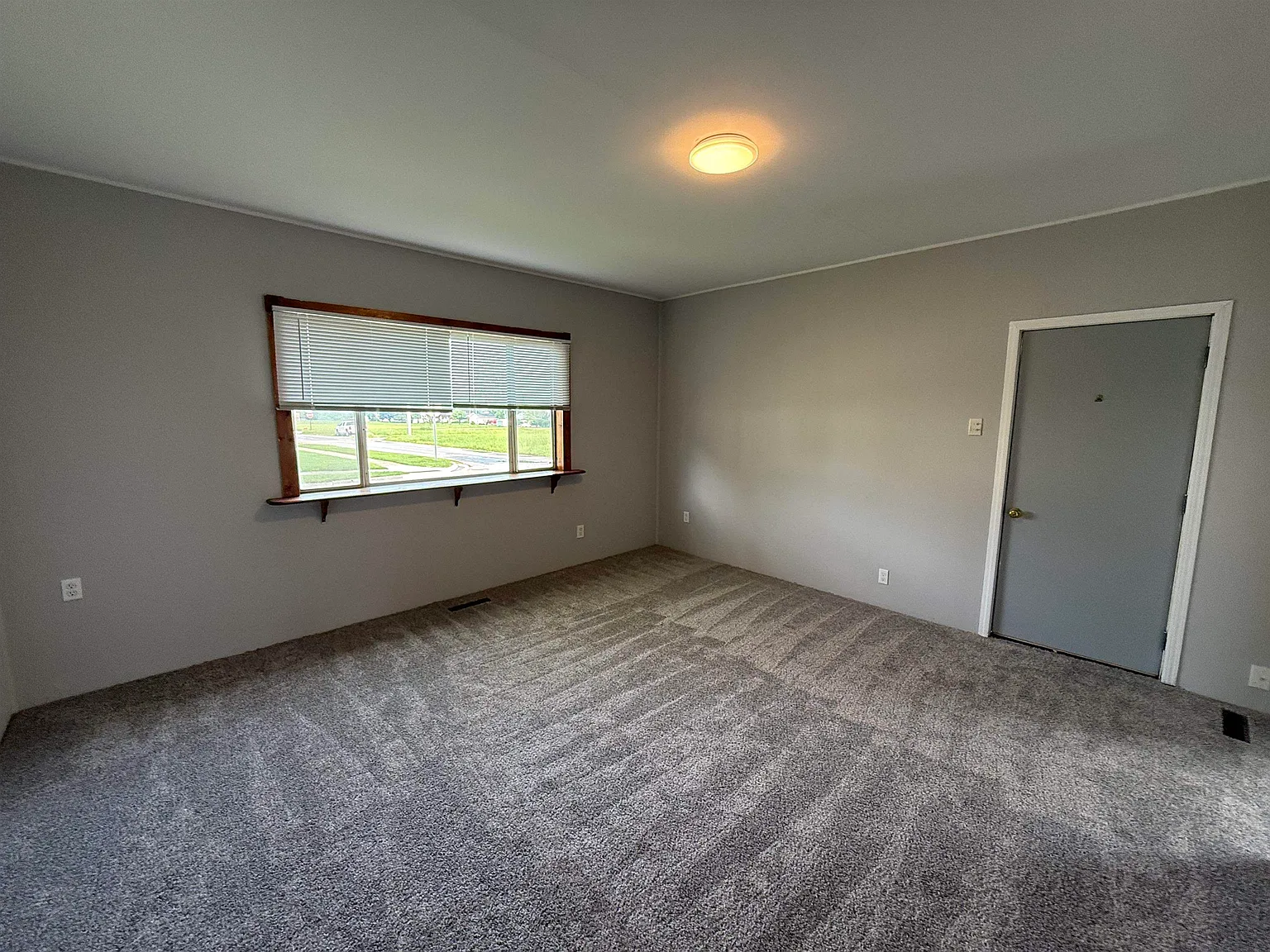 2 bed, 1.0 bath, 848 sqft, $1,000 — Photo 3
