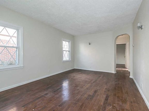 4th image of 22707 114th Ave