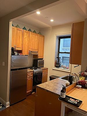5th image of 413 E 72nd St #1BC