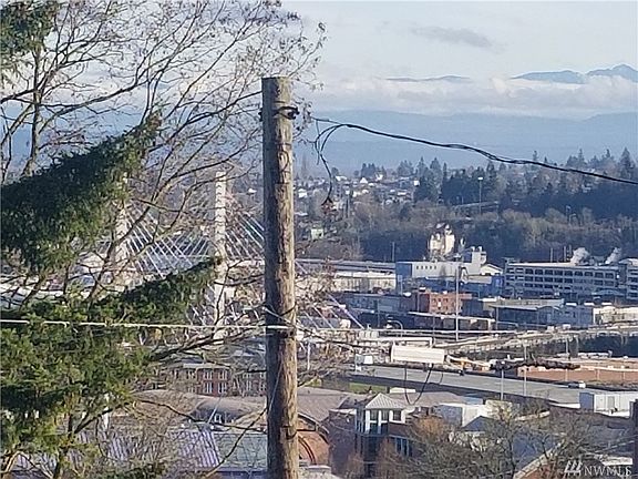 4th image of 1724 Fawcett Ave