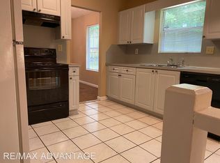 6744 Cambridge Dr, Rex, GA