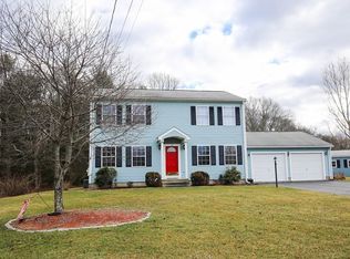 25 Hawthorne Way, Taunton, MA 02780